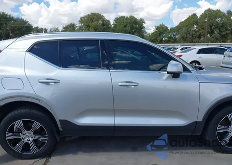 2019 Volvo Xc40 T5 Inscription z USA, uszkodzony, nr VIN YV4162UL8K2097844